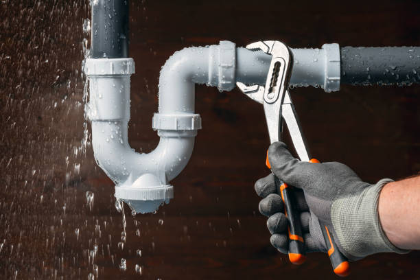 Professional Pipe Repair technician working in Yale, MI